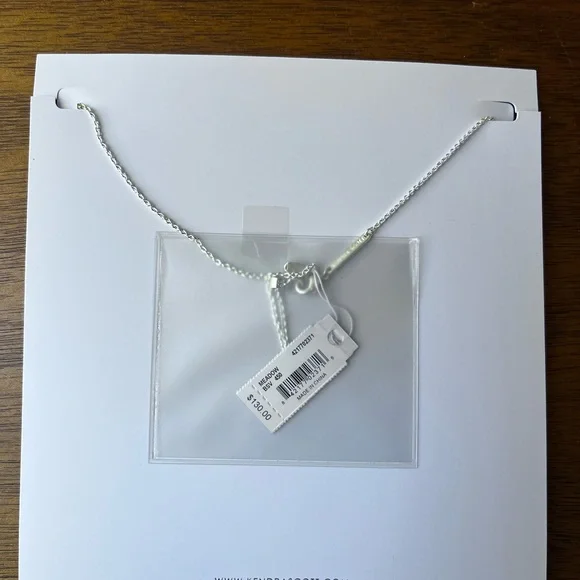 Kendra Scott Meadow necklace - Picture 2 of 2